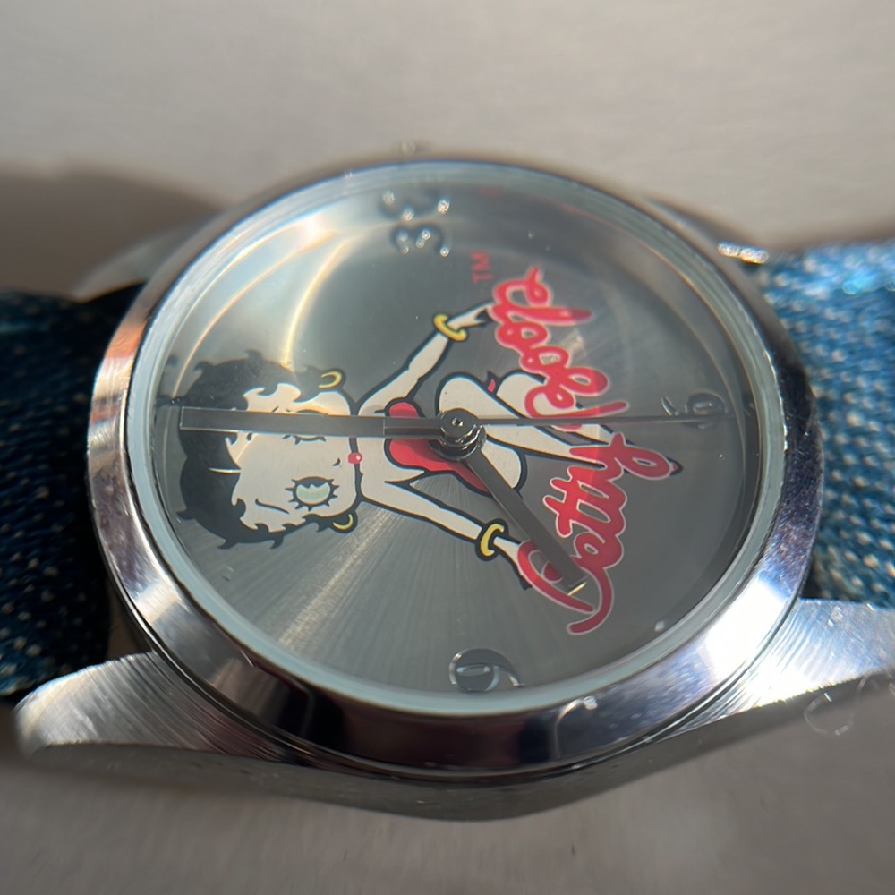 King Features Syndicate Inc. Betty Boop Vintage Watch View 3